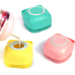 Dog grooming brush for shampoo application during bath time
