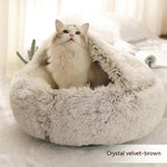 Warm round pet bed for cats and small dogs